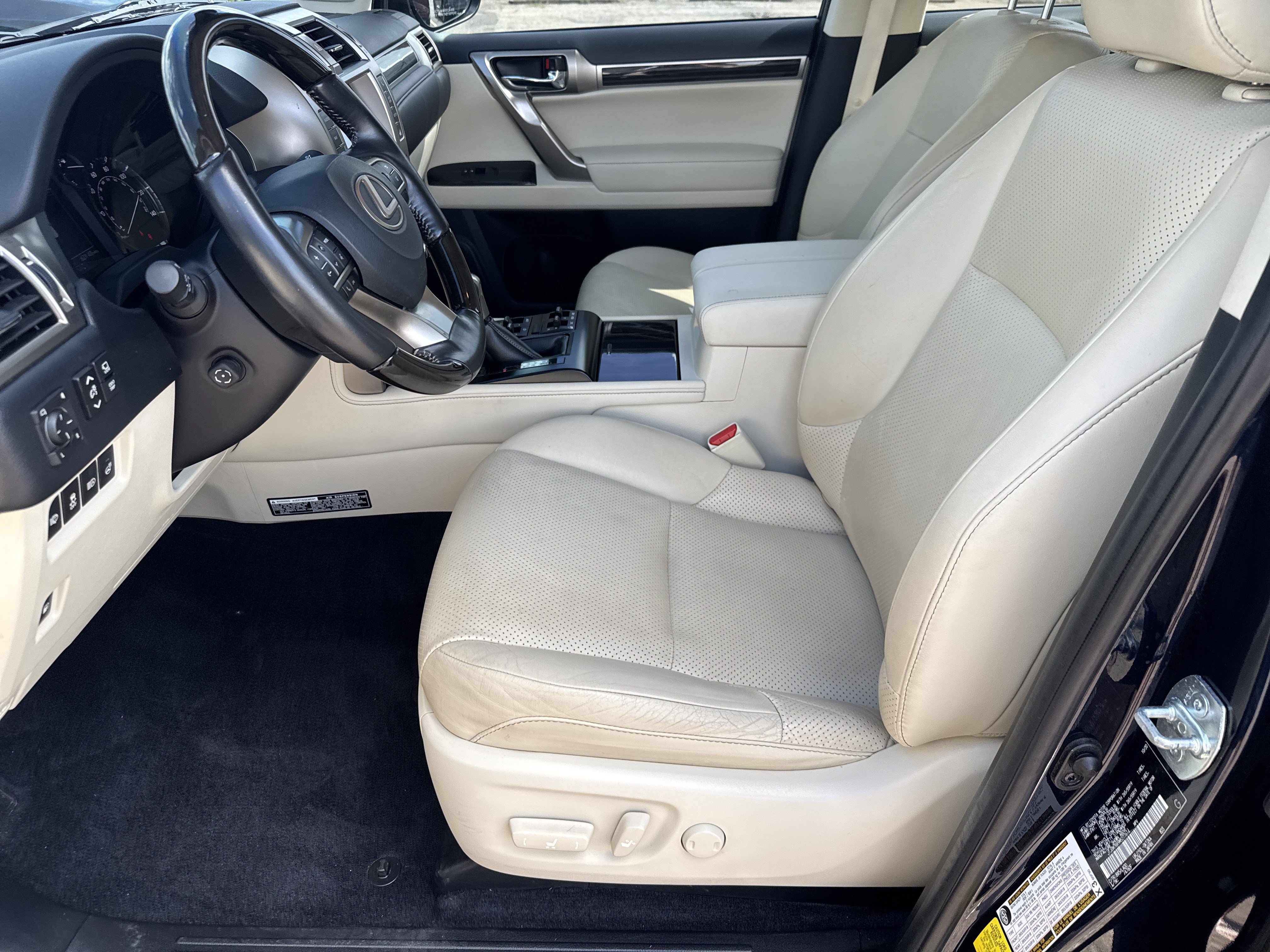 Used 2021 Lexus GX 460 Luxury w/ Sport Design Package AWD/4WD image 5