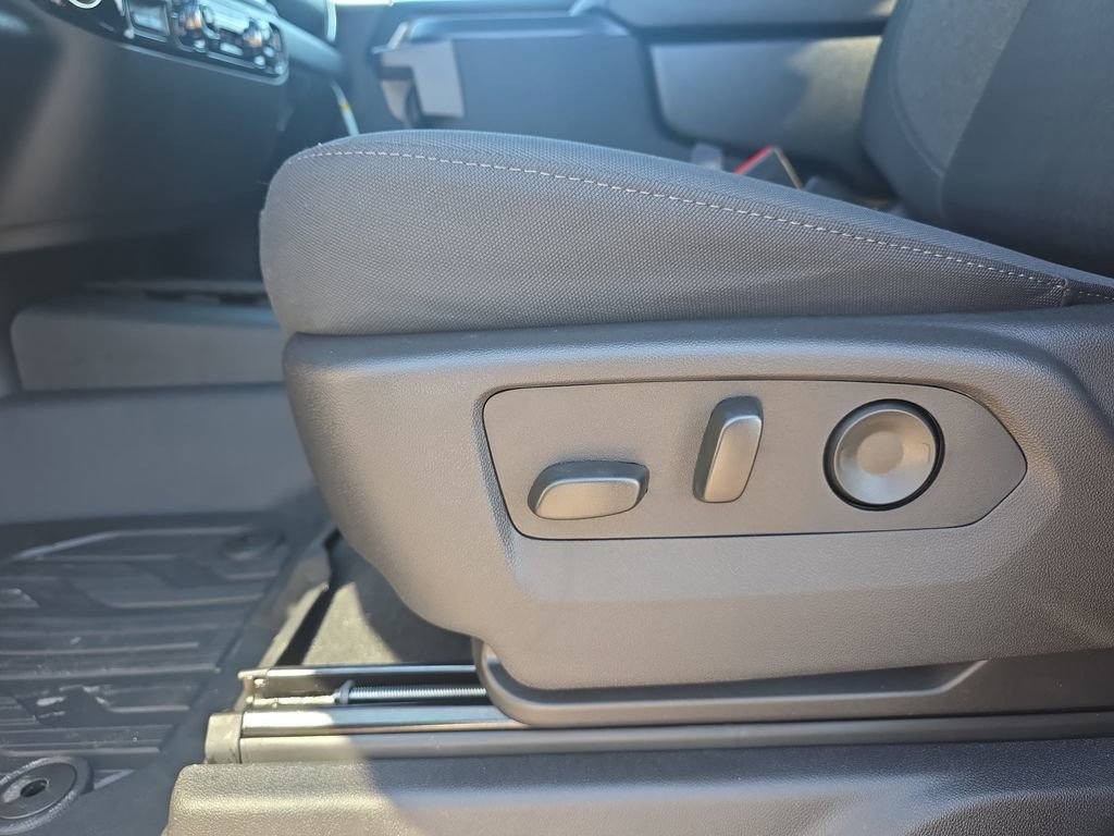 New 2026 GMC Sierra 1500 SLE image 30