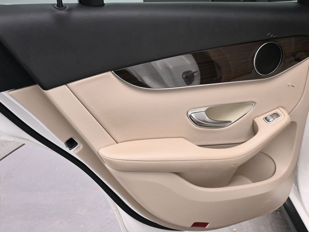 Used 2016 Mercedes-Benz GLC 300 image 14