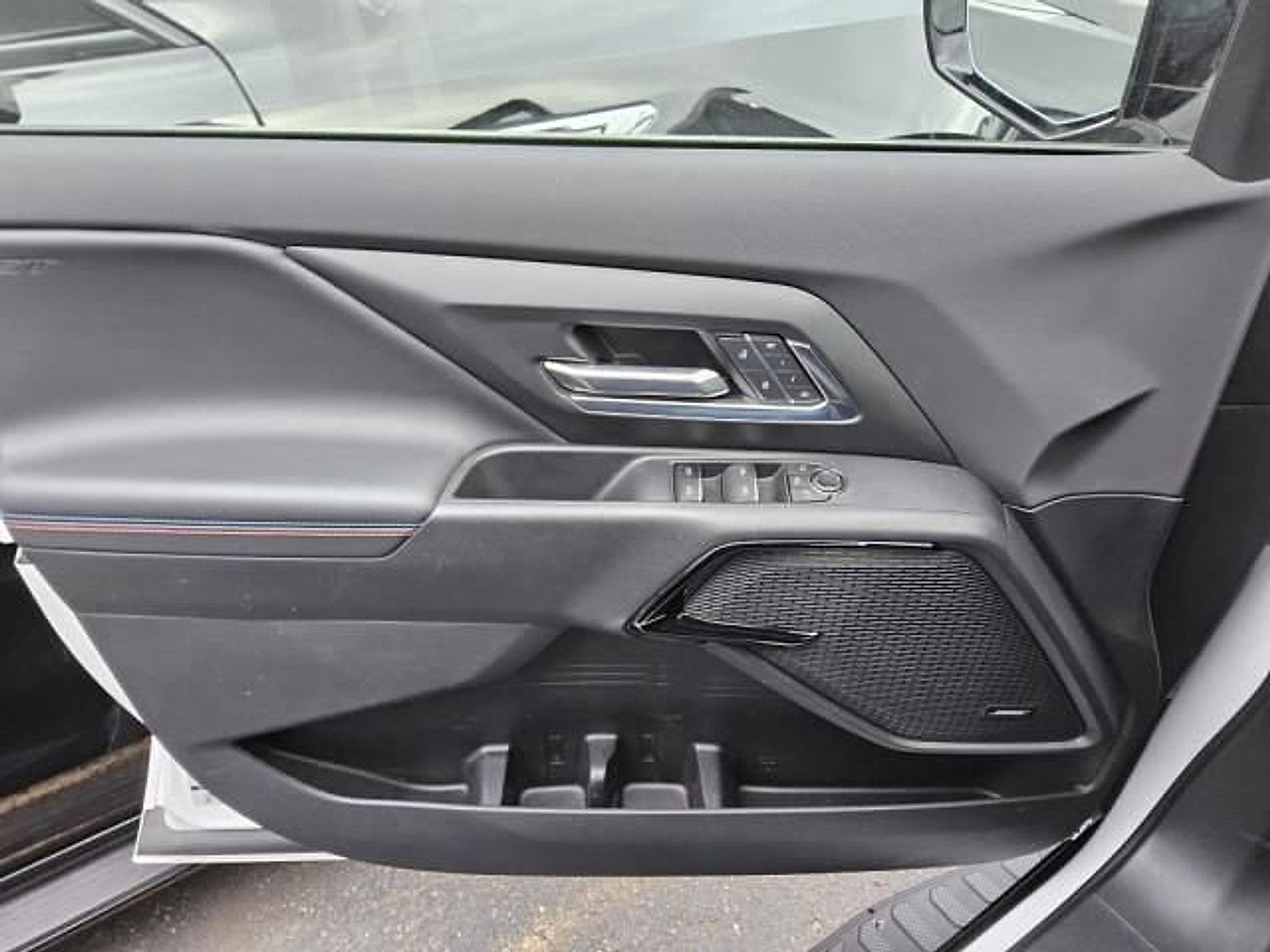 Certified 2025 Chevrolet Silverado EV RST AWD/4WD image 16