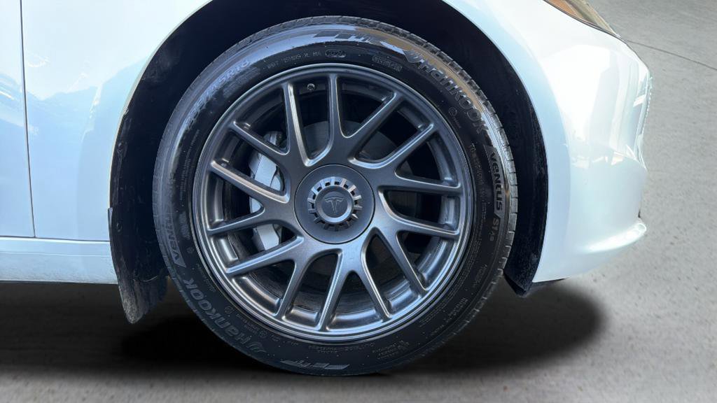 Used 2025 Tesla Model 3 Long Range AWD/4WD image 12