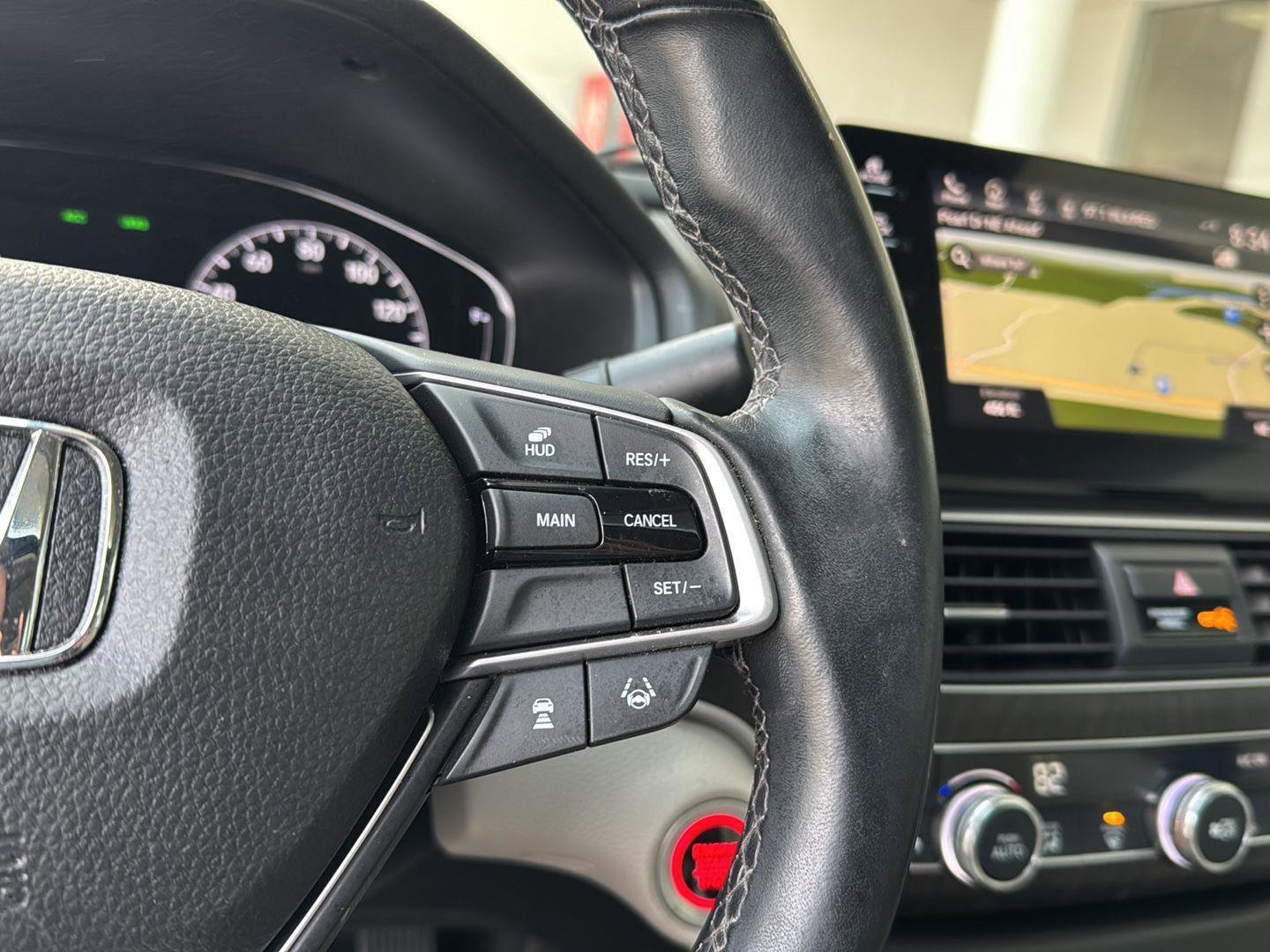 Used 2018 Honda Accord Touring image 19