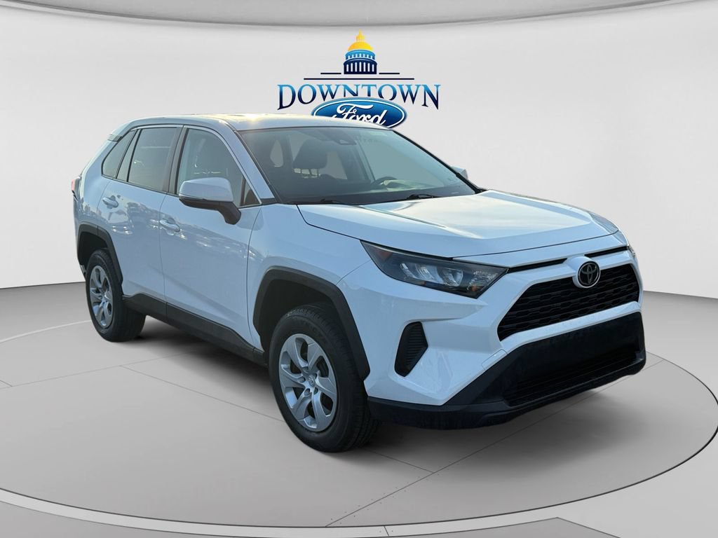 Used 2022 Toyota RAV4 LE w/ Carpet Mat Package (TMS) FWD image 1