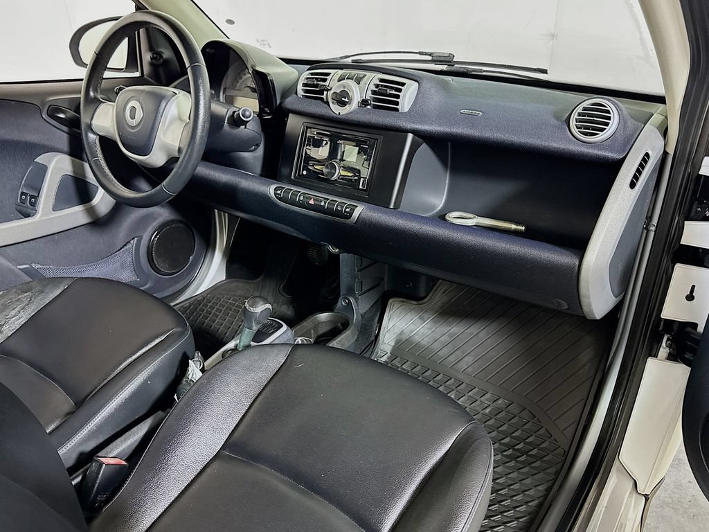 Used 2014 smart fortwo pure RWD image 21