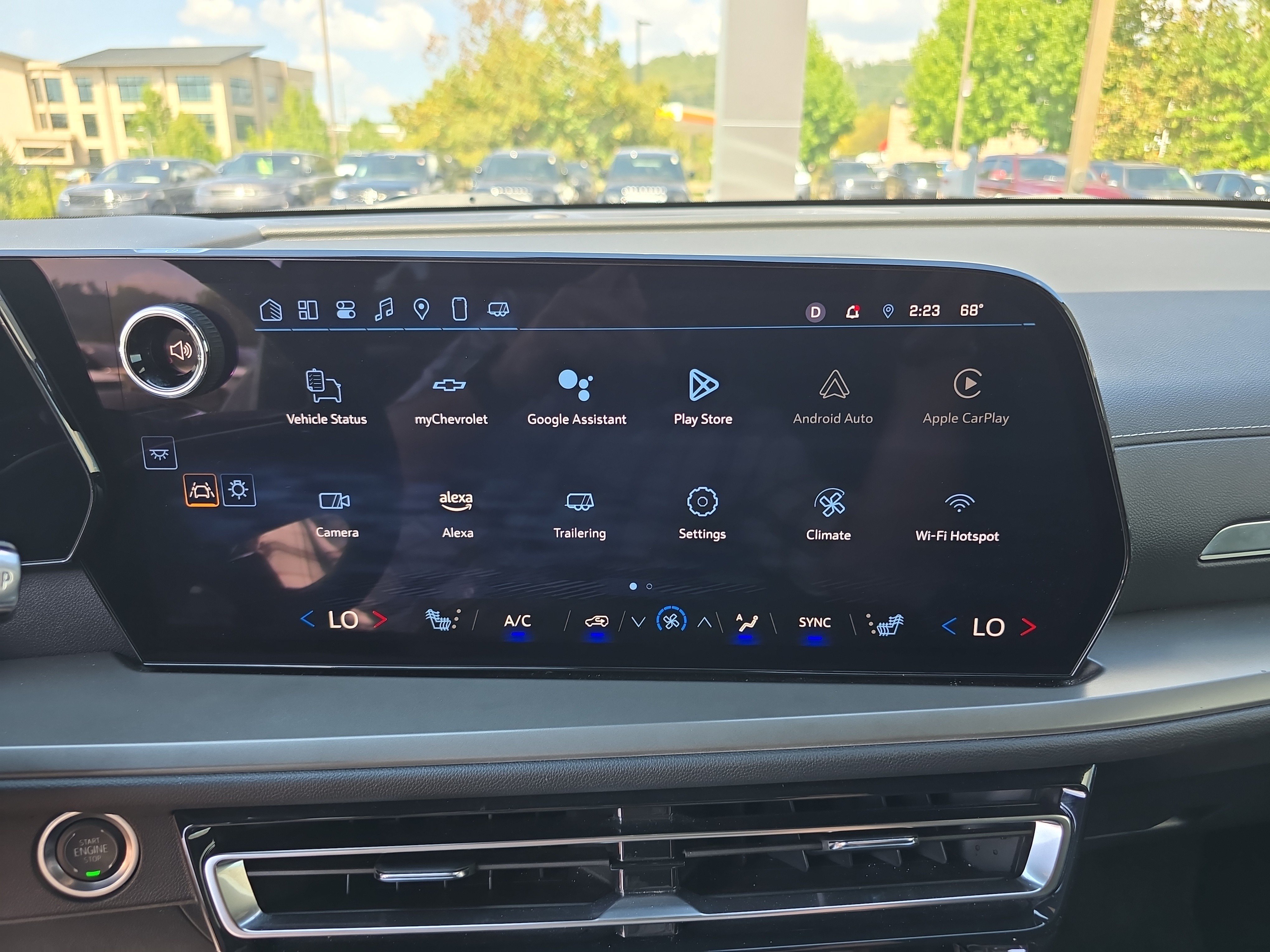 Used 2025 Chevrolet Traverse LT FWD image 26