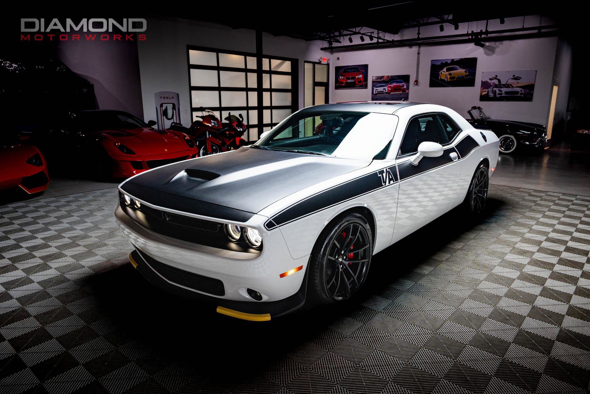 Used 2023 Dodge Challenger R/T w/ T/A Package image 3