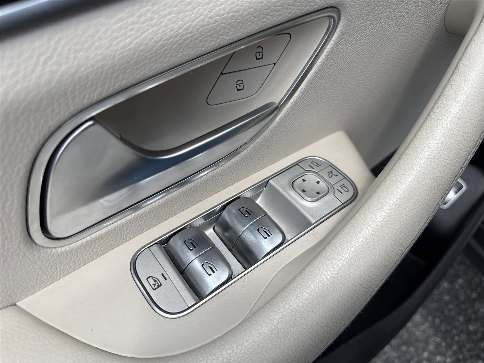 Used 2020 Mercedes-Benz GLE 350 4MATIC image 39