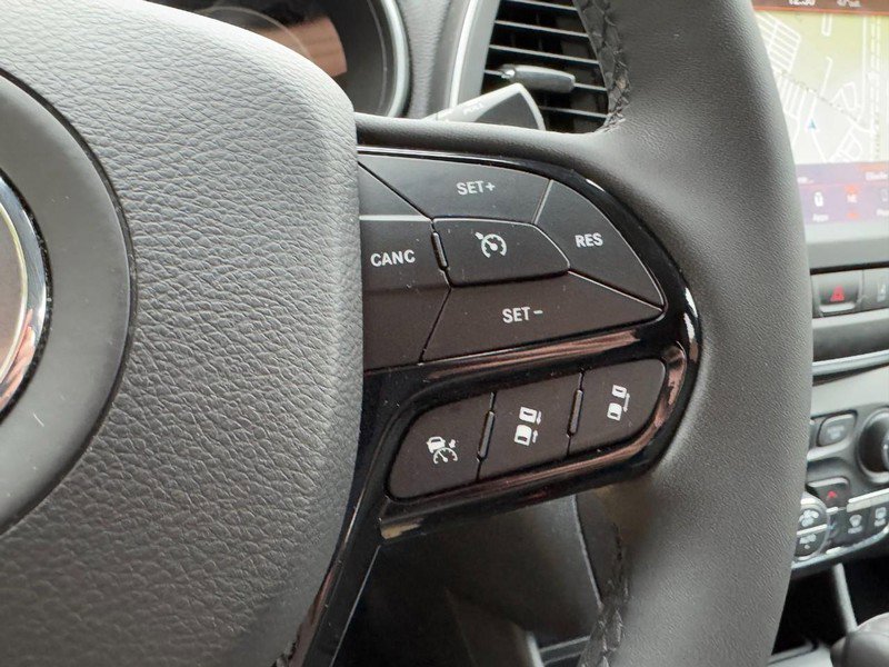 Used 2023 Jeep Cherokee Altitude Lux image 17