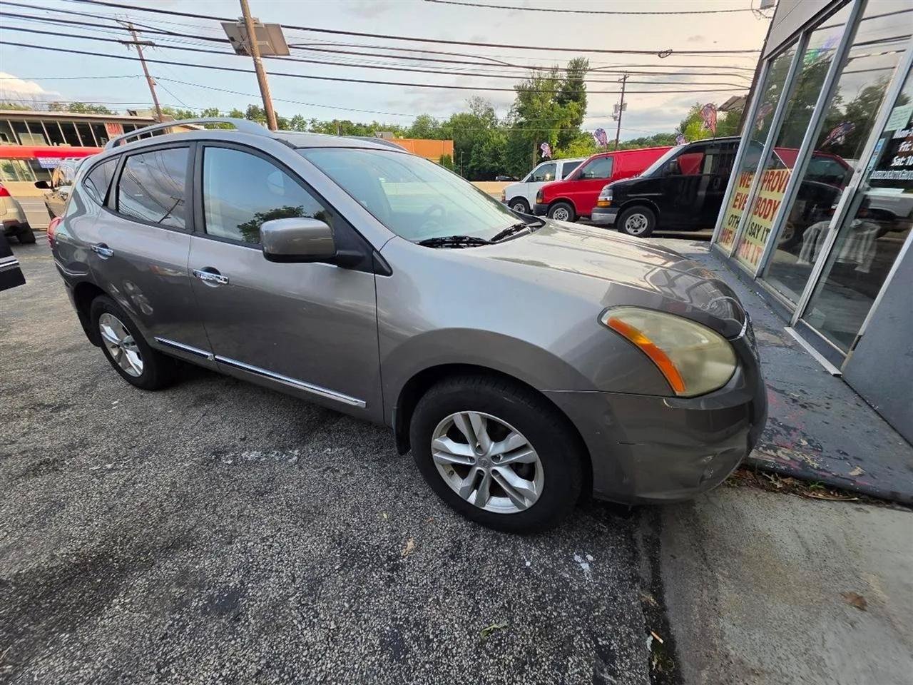 Used 2013 Nissan Rogue SV w/ Premium Pkg AWD/4WD image 6