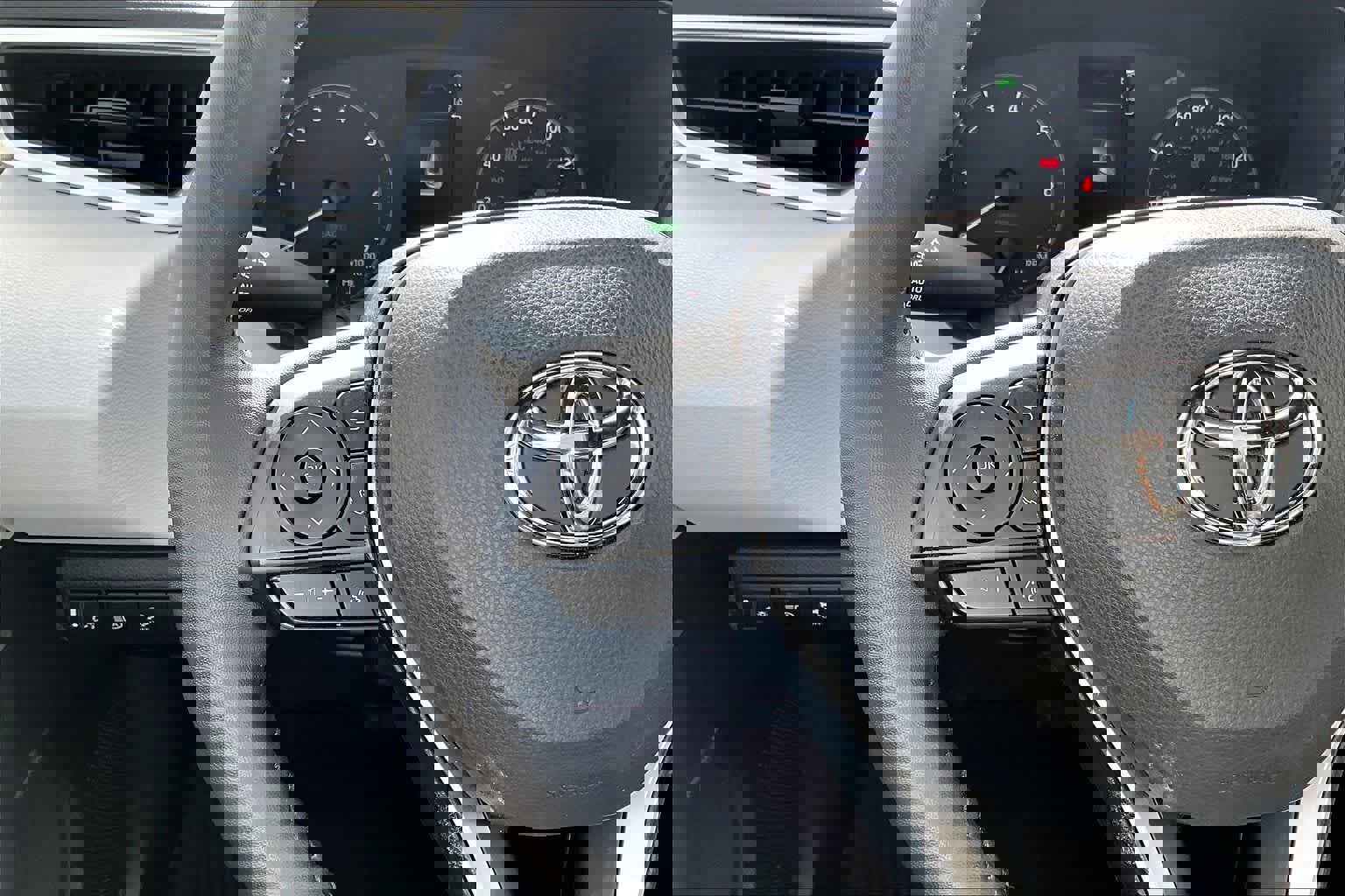 Used 2025 Toyota Corolla SE FWD image 25