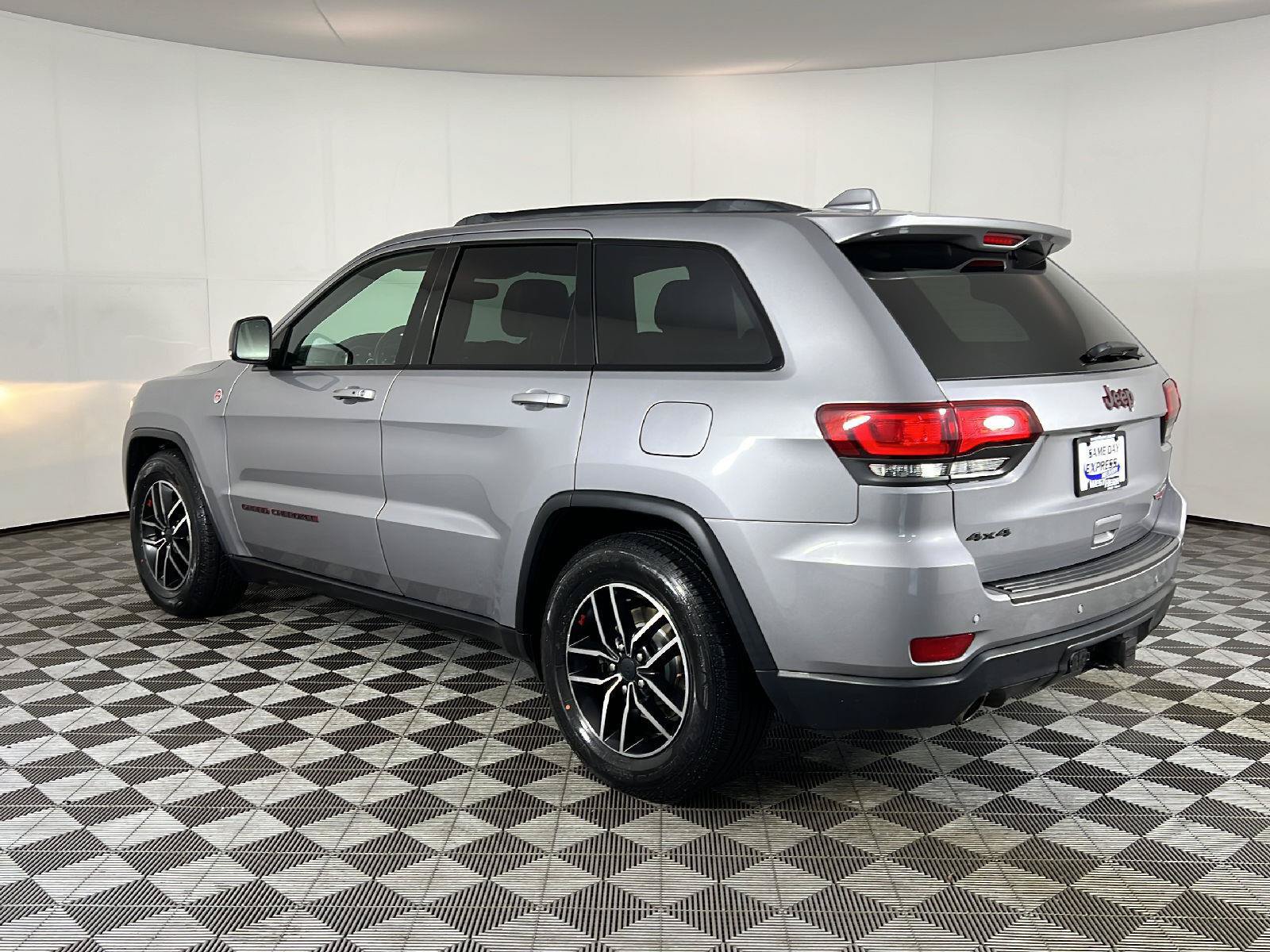 Used 2020 Jeep Grand Cherokee Trailhawk AWD/4WD image 5