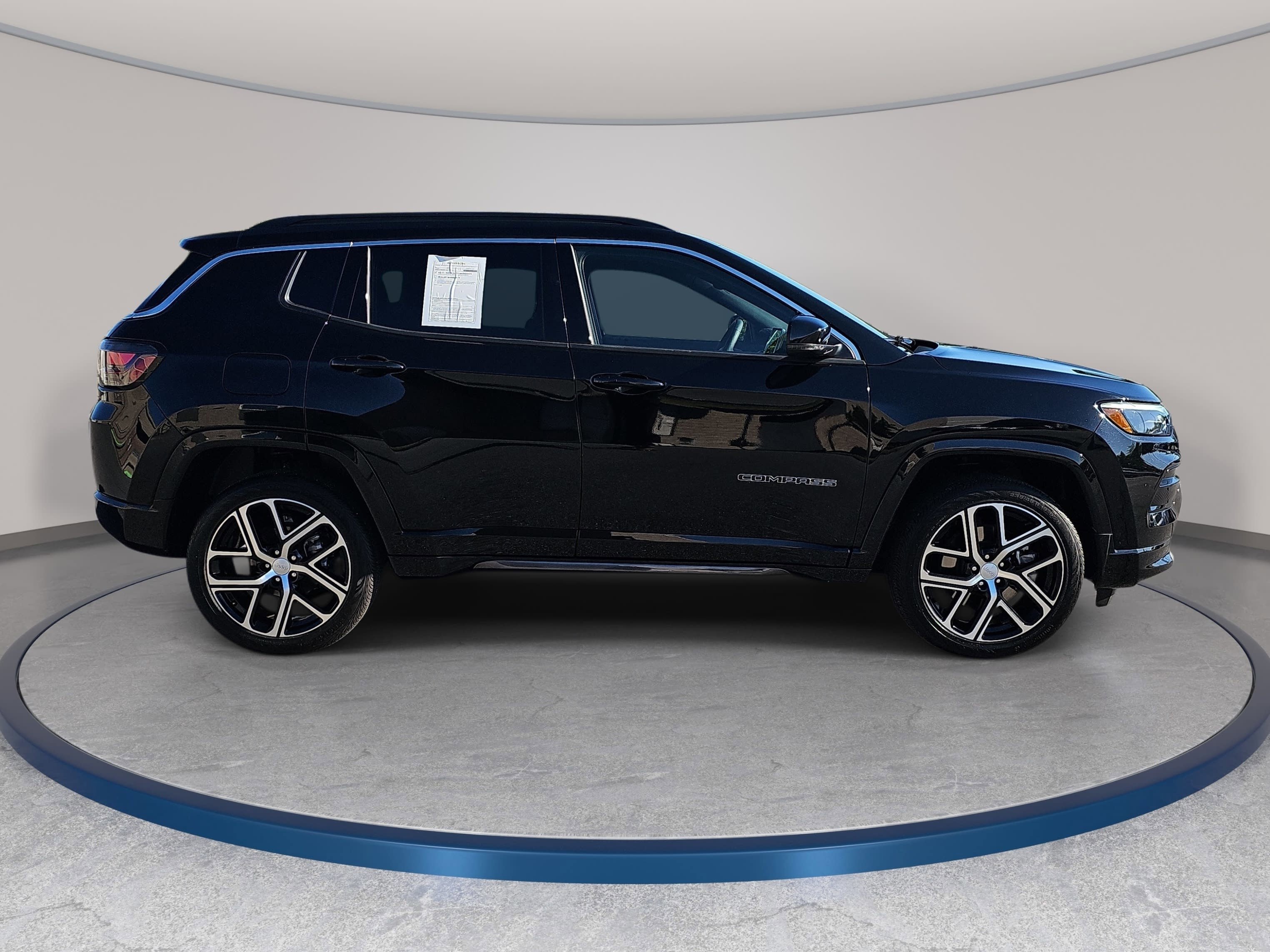 Used 2024 Jeep Compass Limited w/ Elite Group AWD/4WD image 4