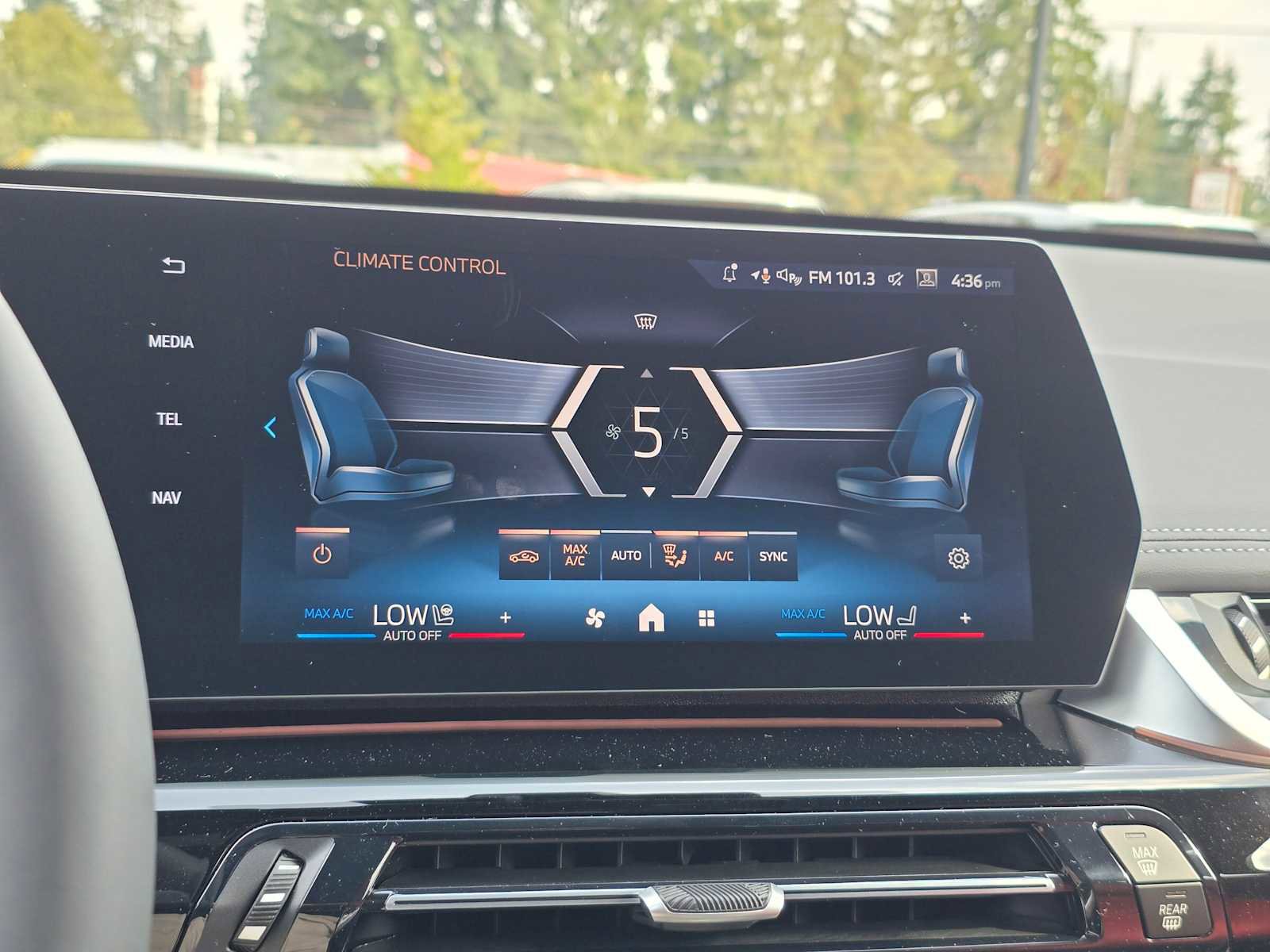 Used 2025 BMW X1 xDrive28i w/ Premium Package image 24