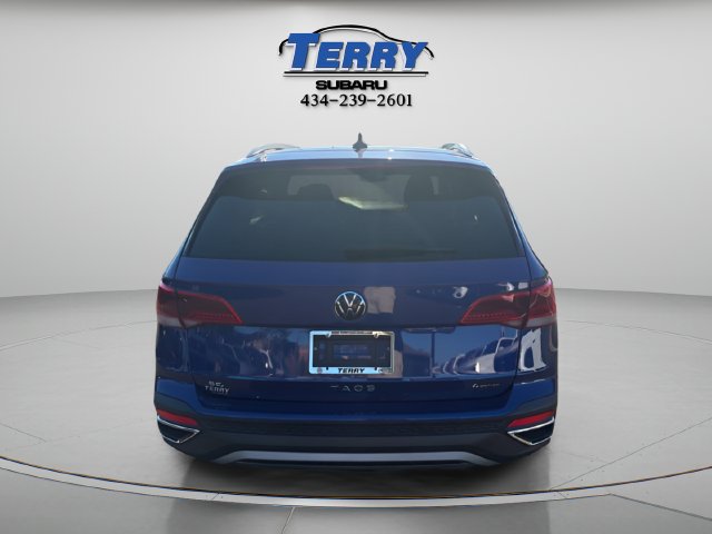 Used 2023 Volkswagen Taos SE AWD/4WD image 2