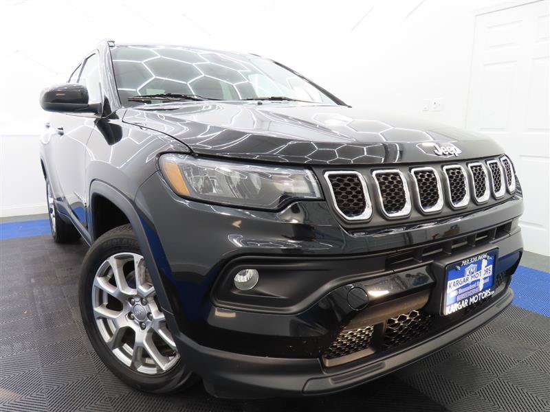 Used 2023 Jeep Compass Latitude AWD/4WD image 3