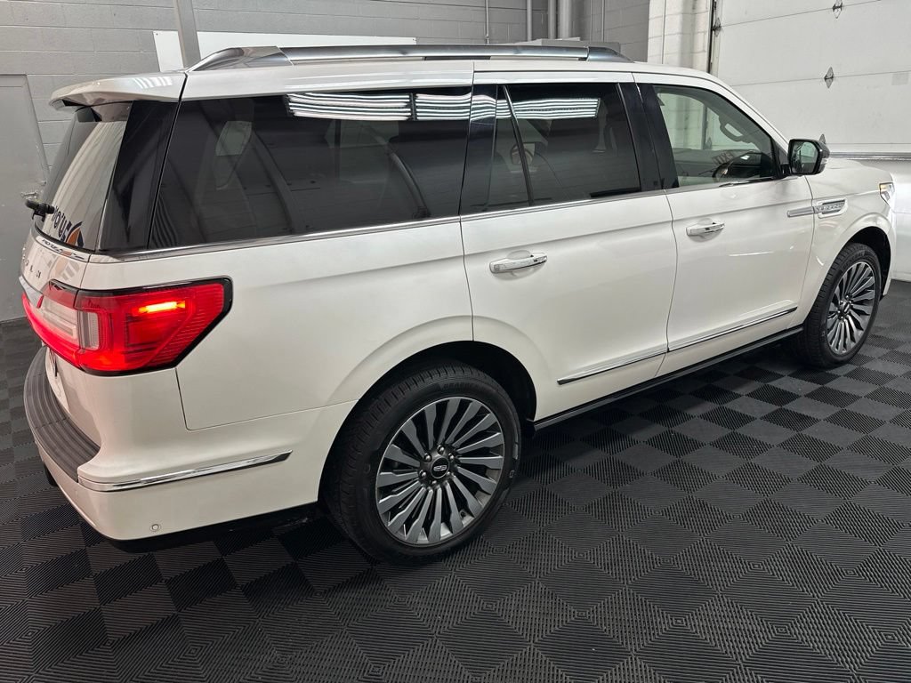 Used 2019 Lincoln Navigator Reserve AWD/4WD image 10