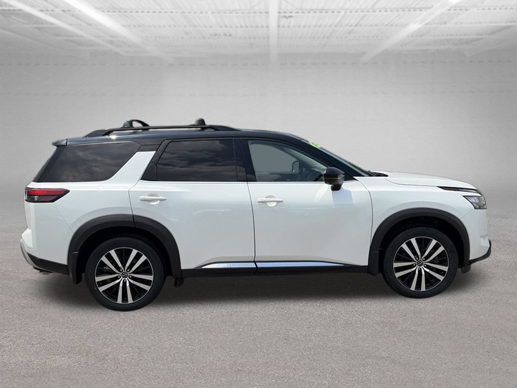 Used 2025 Nissan Pathfinder Platinum AWD/4WD image 7