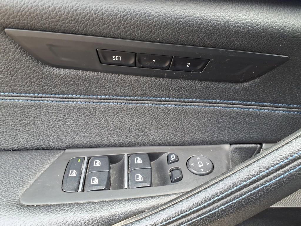 Used 2019 BMW 540i xDrive w/ M Sport Package image 28