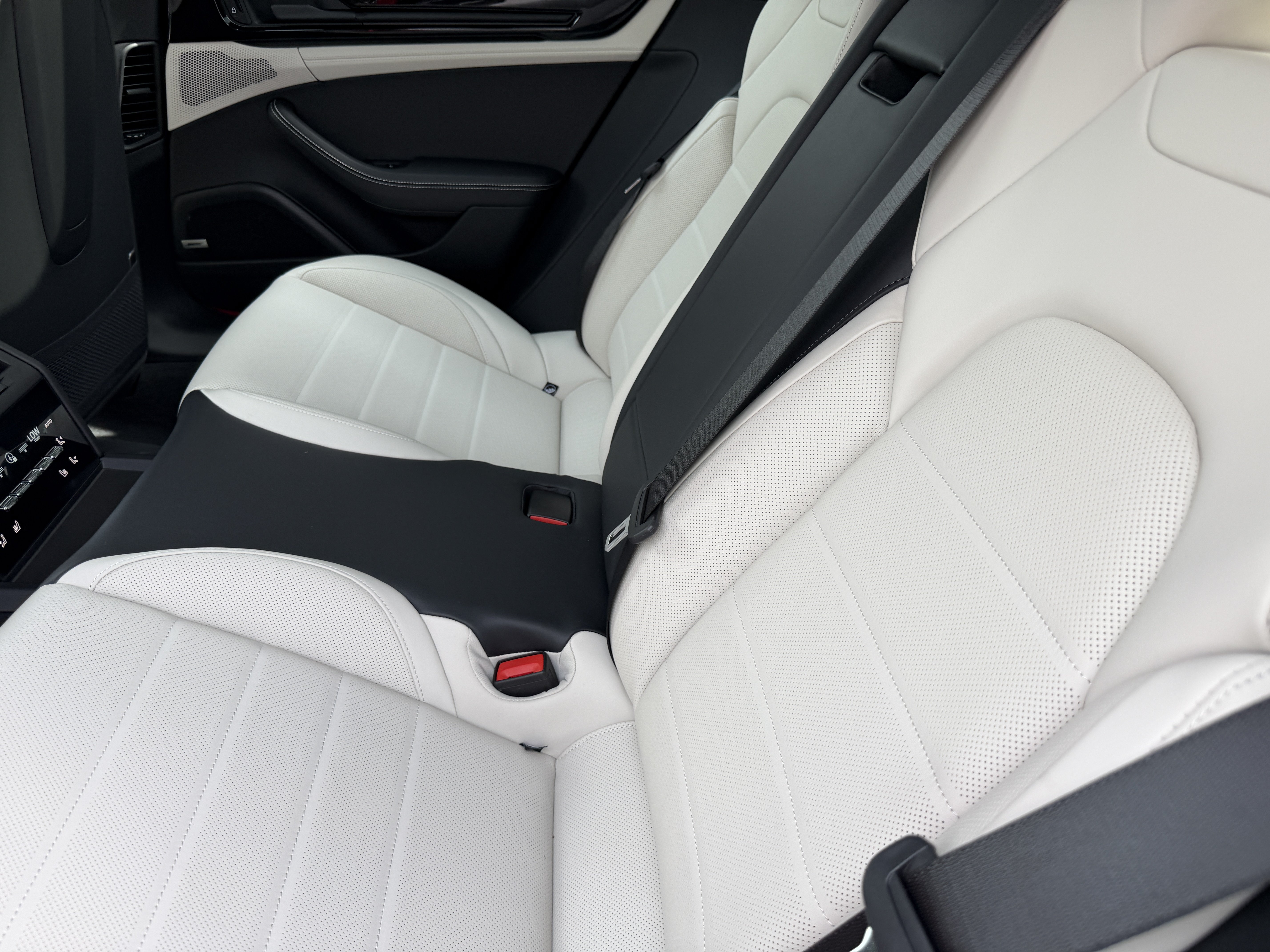 New 2026 Porsche Panamera RWD image 18