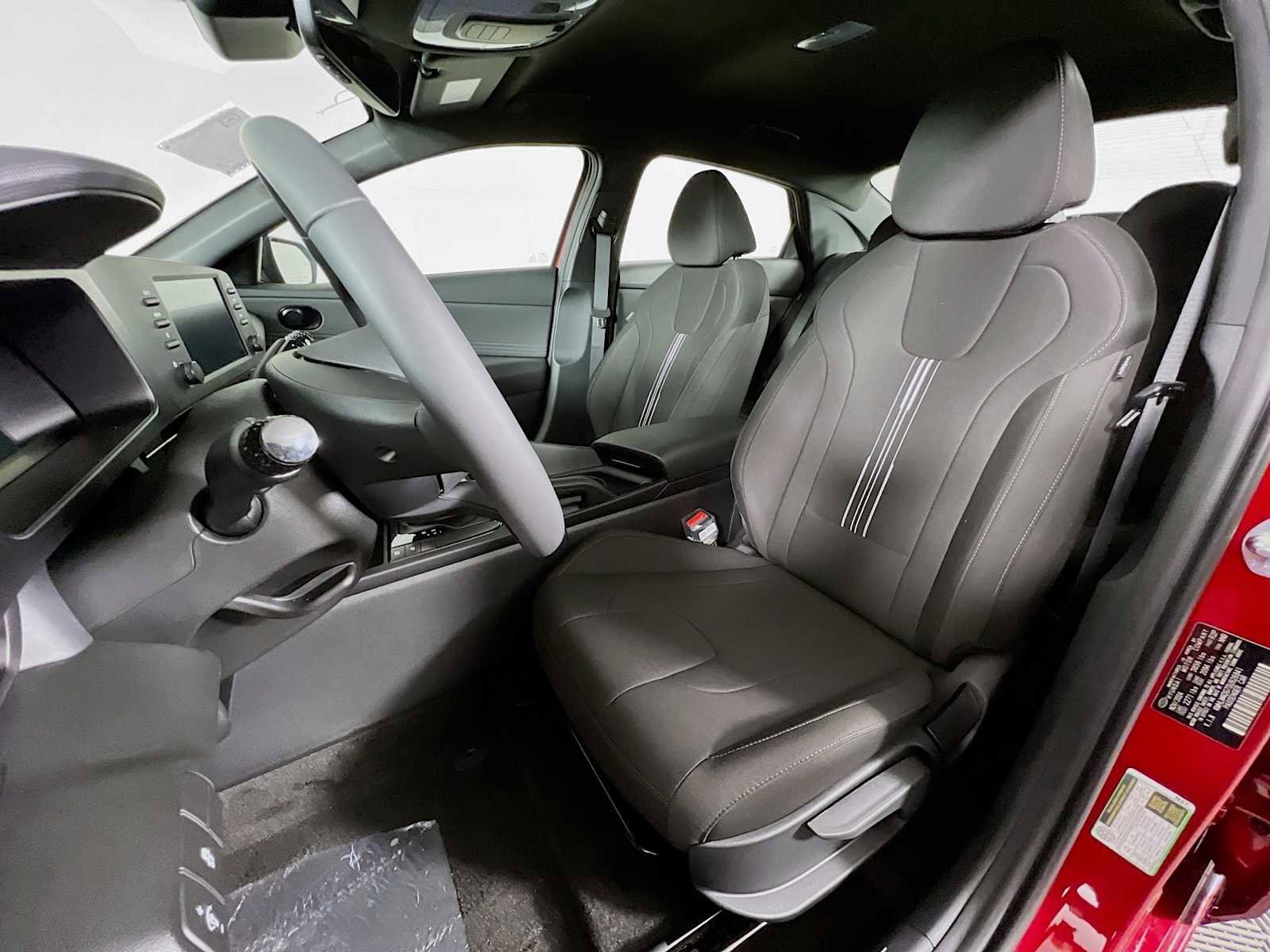 Certified 2025 Hyundai Elantra Sport image 9