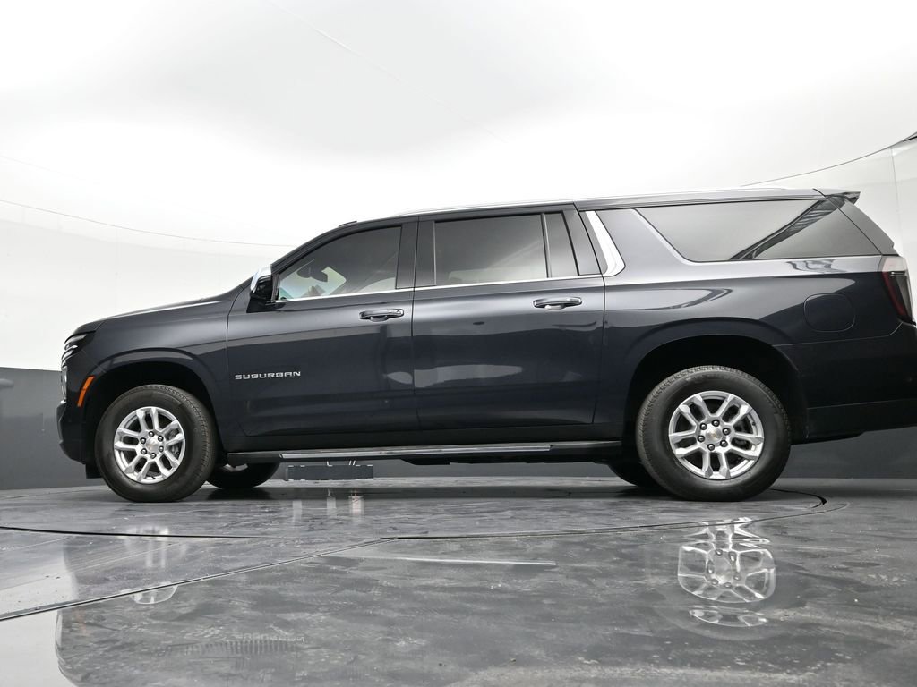 Certified 2025 Chevrolet Suburban Premier image 21