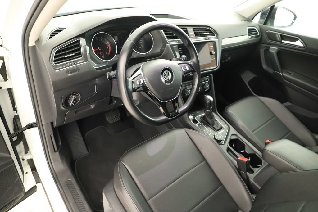 Used 2018 Volkswagen Tiguan SE w/ Panoramic Sunroof Package AWD/4WD image 15