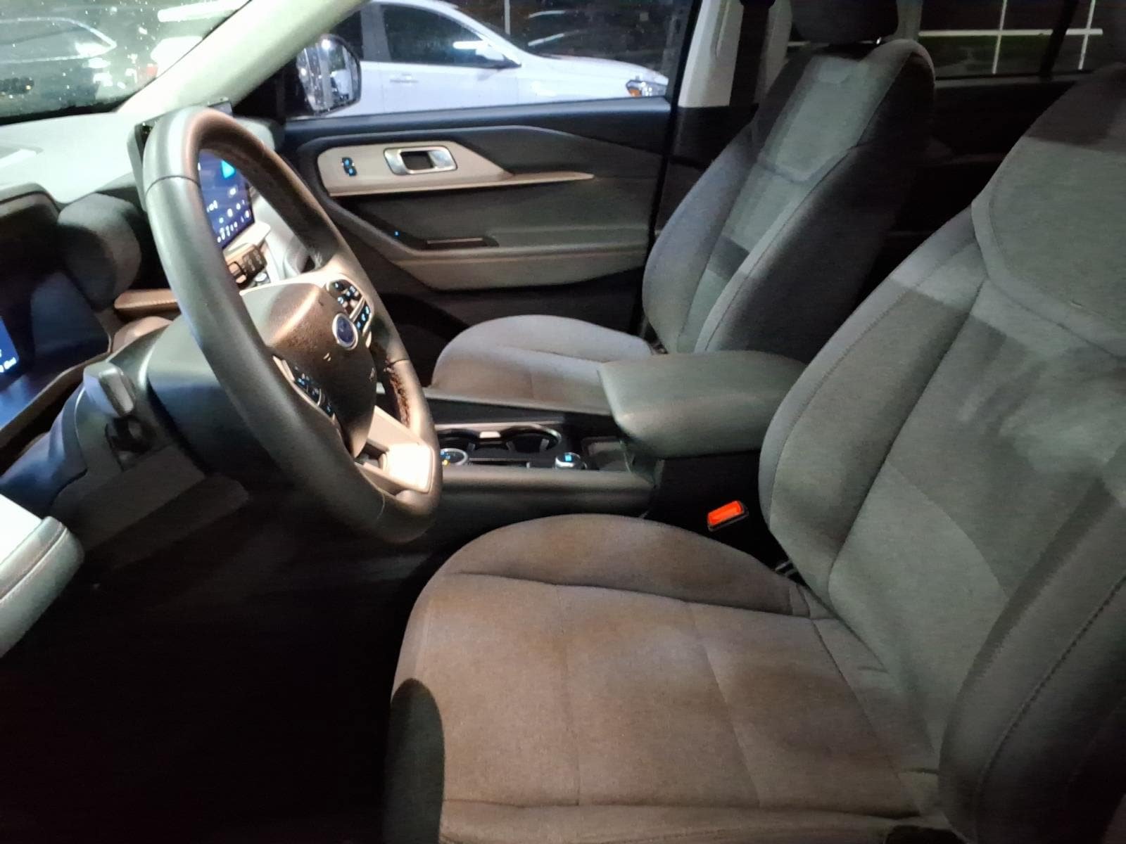 Certified 2025 Ford Explorer Active AWD/4WD image 10