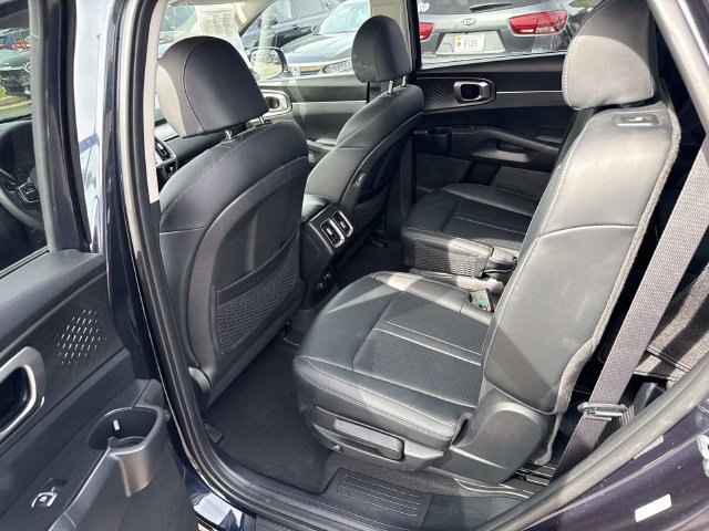 Used 2023 Kia Sorento EX AWD/4WD image 16