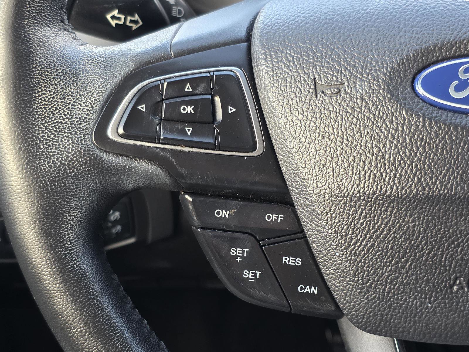 Used 2018 Ford Focus SE w/ Cold Weather Package FWD image 12