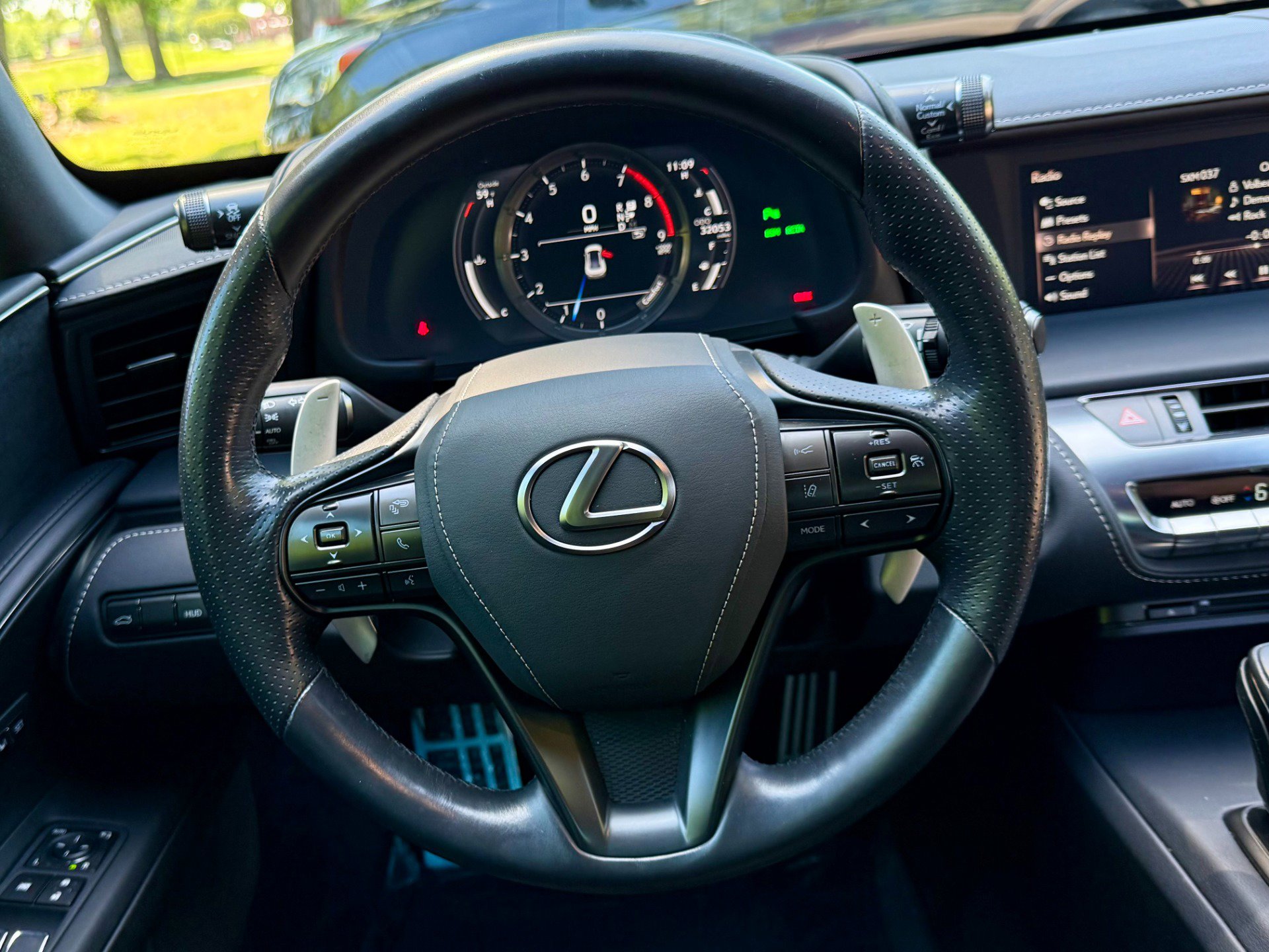 Used 2018 Lexus LC 500 Coupe w/ Sport Package RWD image 15