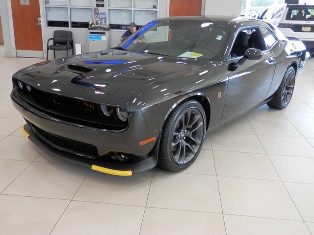 Used 2022 Dodge Challenger R/T Scat Pack RWD image 4
