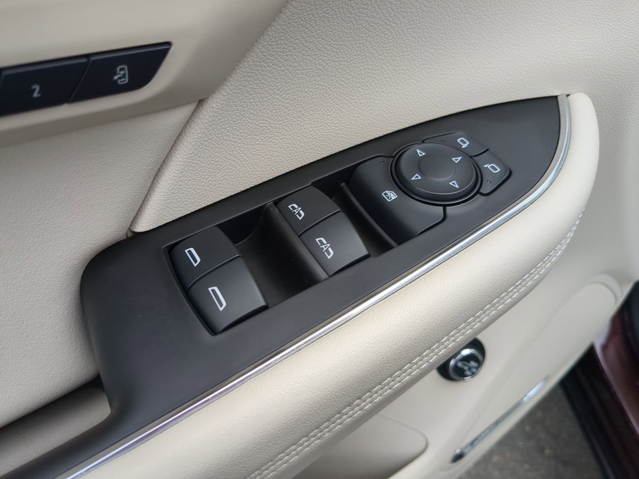 Used 2023 Buick Envision Avenir AWD/4WD image 22
