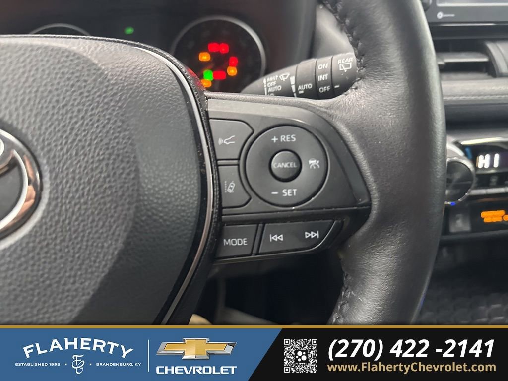 Used 2021 Toyota RAV4 XLE w/ XLE Grade Weather Package image 21