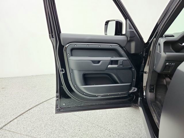 New 2026 Land Rover Defender 110 X-Dynamic SE AWD/4WD image 27