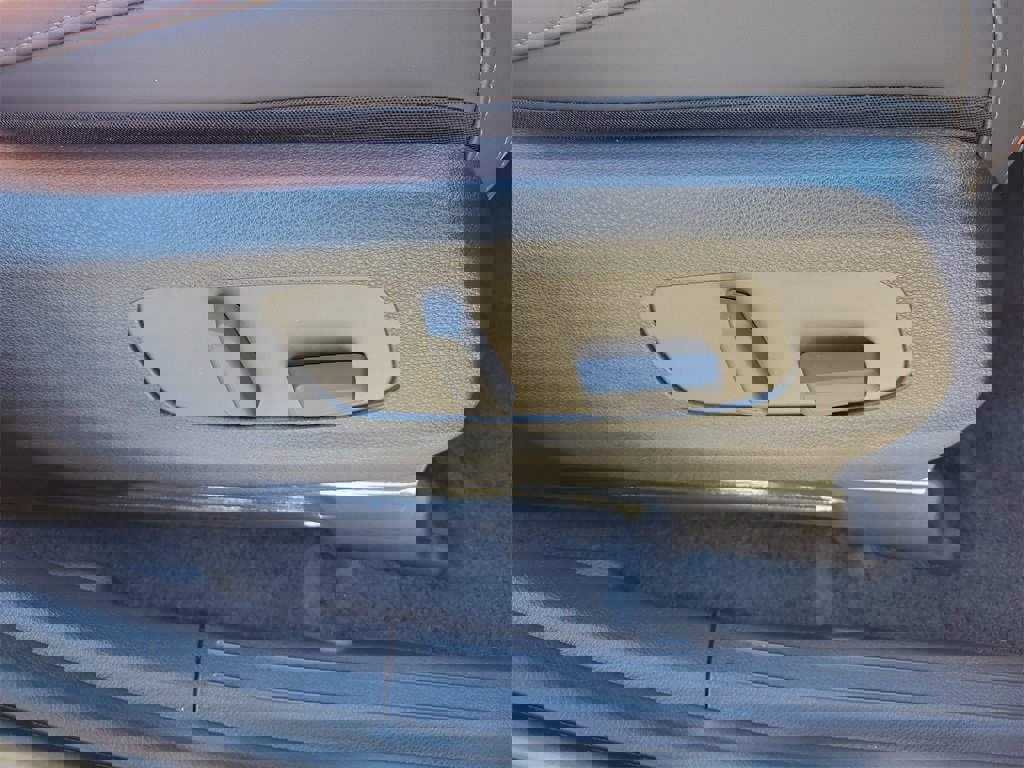 New 2026 Kia Carnival EX image 9