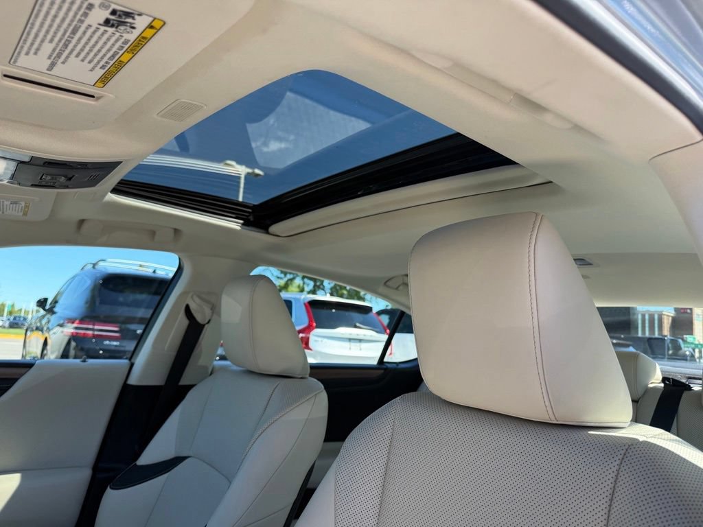 Used 2024 Lexus ES 300h w/ Premium Package FWD image 7