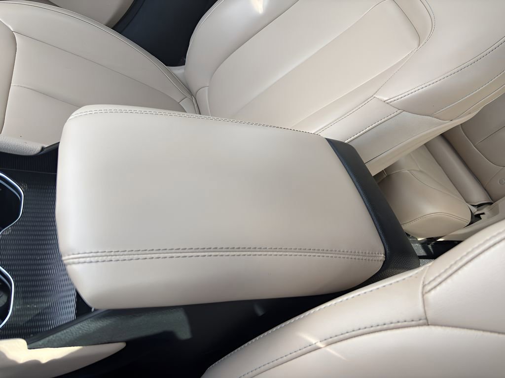 Used 2024 Jeep Grand Cherokee L Limited w/ Black Appearance Package image 18