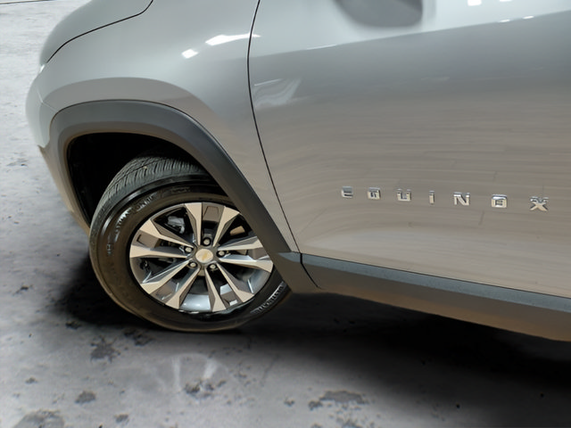 Used 2026 Chevrolet Equinox LT FWD image 13
