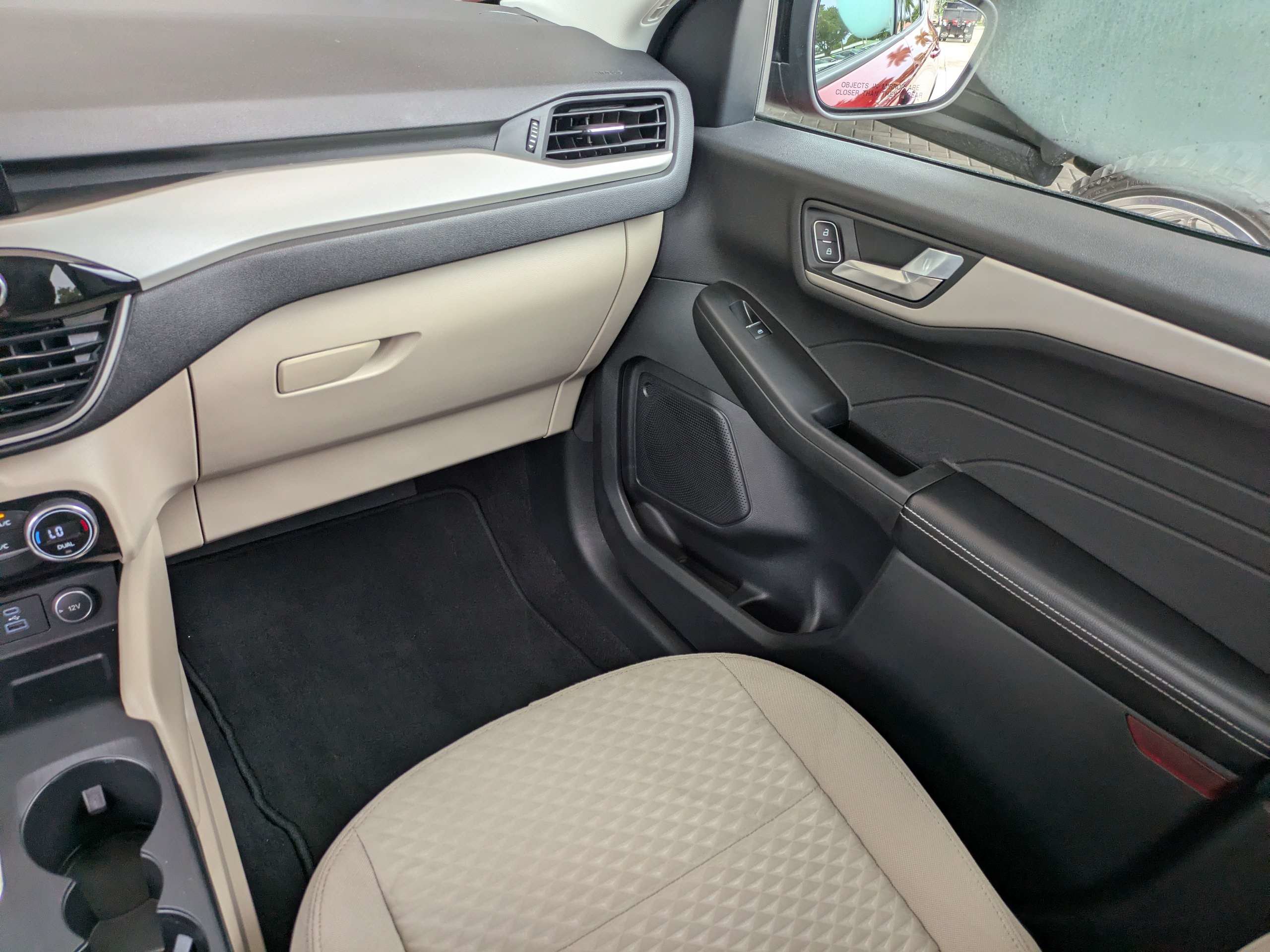Used 2021 Ford Escape SE w/ SE Sport Appearance Package FWD image 18