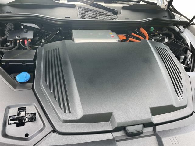 Used 2022 Audi e-tron Premium AWD/4WD image 37