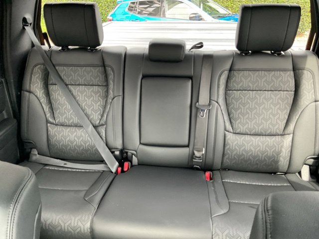 Used 2025 Toyota Tundra Limited AWD/4WD image 32