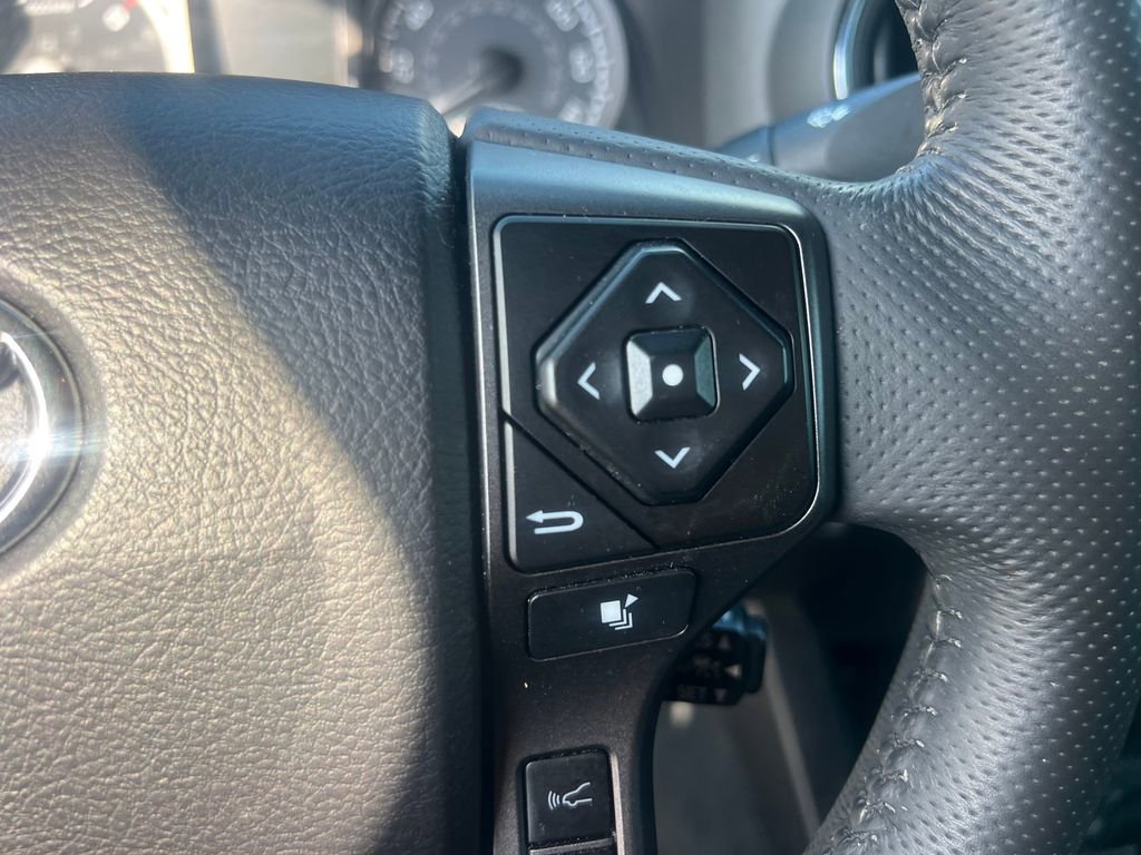 Used 2021 Toyota Tacoma TRD Off-Road image 19