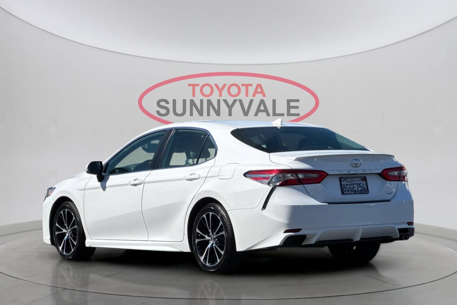Certified 2019 Toyota Camry SE w/ Convenience Package FWD image 8