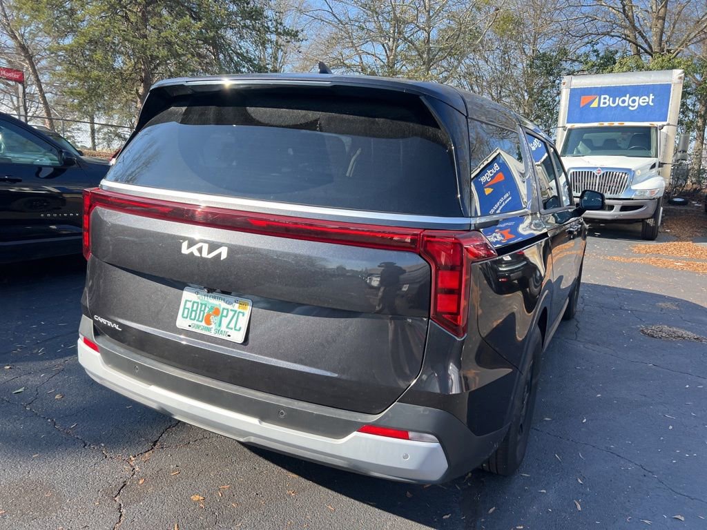 Used 2025 Kia Carnival image 5