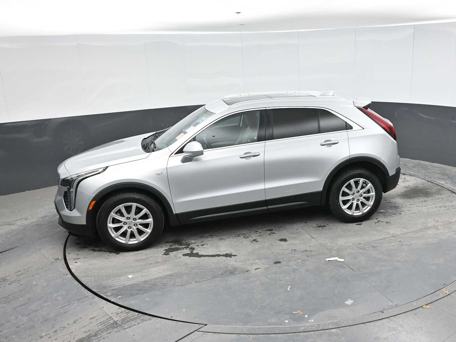 Used 2019 Cadillac XT4 Luxury w/ Cold Weather Package AWD/4WD image 28