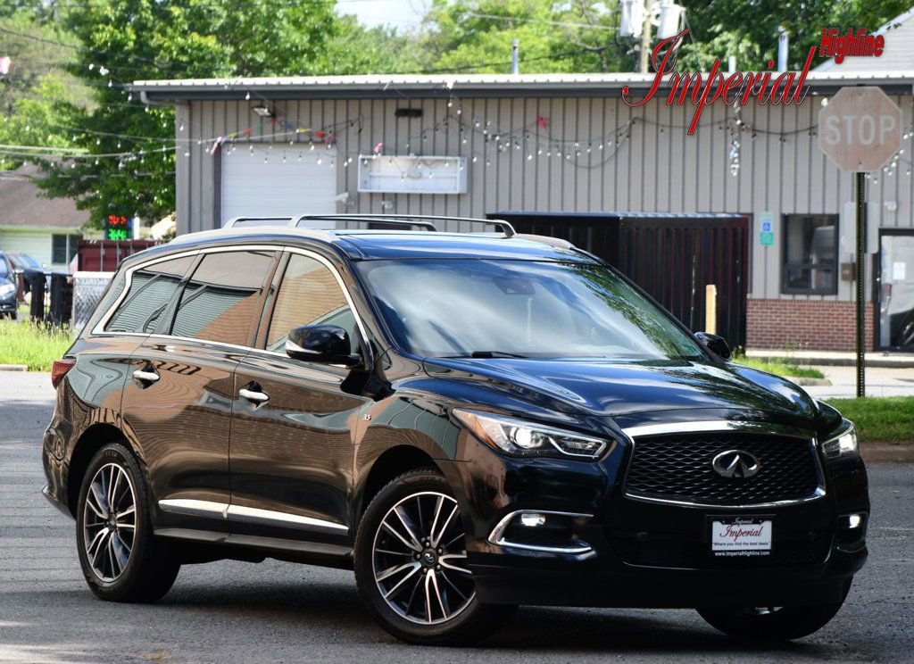 Used 2017 INFINITI QX60 Luxe w/ Deluxe Technology Package