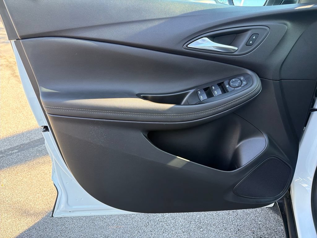 Certified 2024 Buick Encore GX Preferred FWD image 12