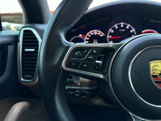 Used 2021 Porsche Cayenne image 31