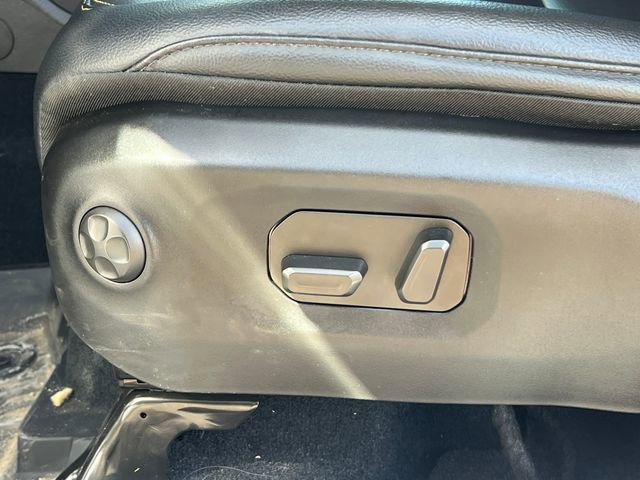 Used 2024 Jeep Wrangler Unlimited Sahara AWD/4WD image 12