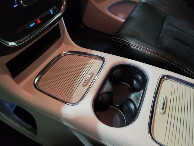 Used 2018 Dodge Grand Caravan SXT image 33